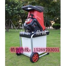 鼎誠廠家熱銷移動(dòng)式汽油碎枝機(jī)作業(yè)方便用于公園