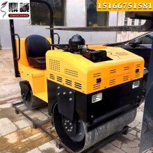 看成??！看1.5噸座駕式柴油壓路機(jī) 雙鋼輪壓路機(jī) 溝槽施工壓土機(jī)