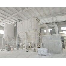 新型高產(chǎn)量600目天然硅灰石粉超細磨粉機設備